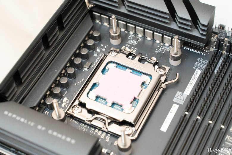 Y70的最佳厚片拍檔，HYTE Q80 極厚360水冷