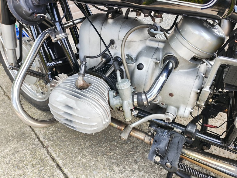 BMW水平對臥雙缸古董車 R60/2 R69?