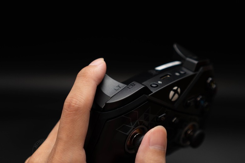 點我看大圖 MSI FORCE PRO WIRELESS 電競搖桿開箱評測 | 三段式霍爾效應觸發、48hrs 超強自定義長效沈浸體驗