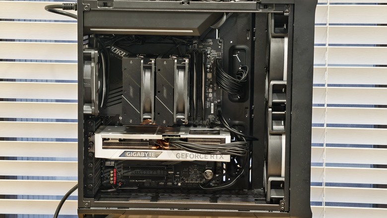 (舊殼開箱) 主打高風量的散熱布局，Fractal Design Torrent Compact & Nano開箱試用