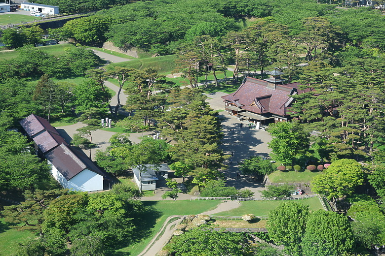 點我看大圖 夏日北海道自由行-函館篇(五稜郭/旬花/大黑屋/函館朝市/金森紅磚倉庫/小丑漢堡/八幡坂/元町/根室花丸/函館山)