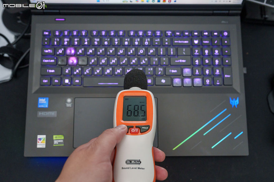 Acer Predator Helios 18 AI 測試報告｜旗艦掠奪者滿血回歸