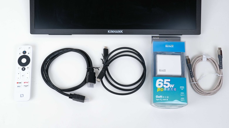 「心得」Kinhank 18.4 - 不只是個攜帶螢幕，更是一台能四處跑的 4K 電視