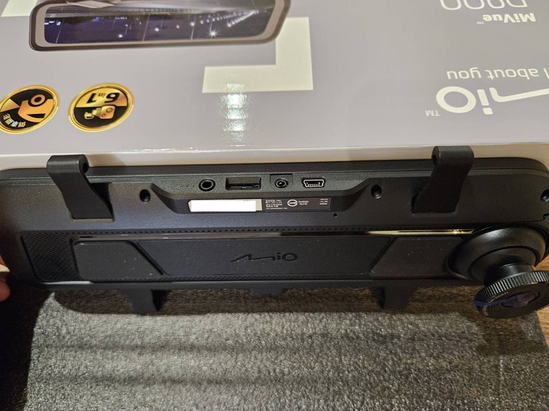 3000多元入手 Mio D900後視鏡型 雙鏡頭 全屏觸控行車記錄器