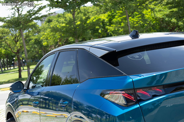 Peugeot 3008 大改款試駕｜降價更超值，以全新油電動力強勢挑戰中型休旅市場！