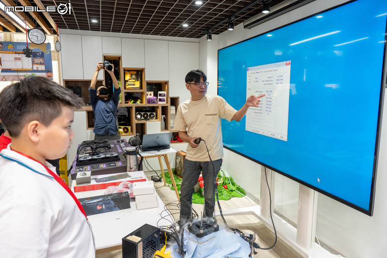 【活動體驗】Mobile01 x 微星 EZ DIY PC 組裝體驗會 體驗 DIY 組裝樂趣／液態氮超頻 還有專業小姐姐指導