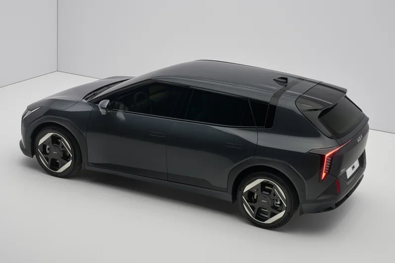 能挑戰Tesla Model 3大位嗎？全新Kia EV4 Fastback公布英國售價！