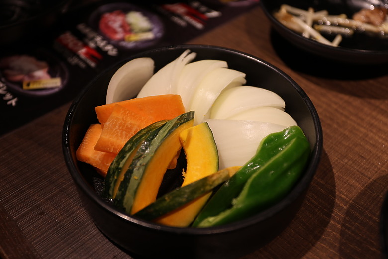 點我看大圖 夏日北海道自由行-函館篇(五稜郭/旬花/大黑屋/函館朝市/金森紅磚倉庫/小丑漢堡/八幡坂/元町/根室花丸/函館山)