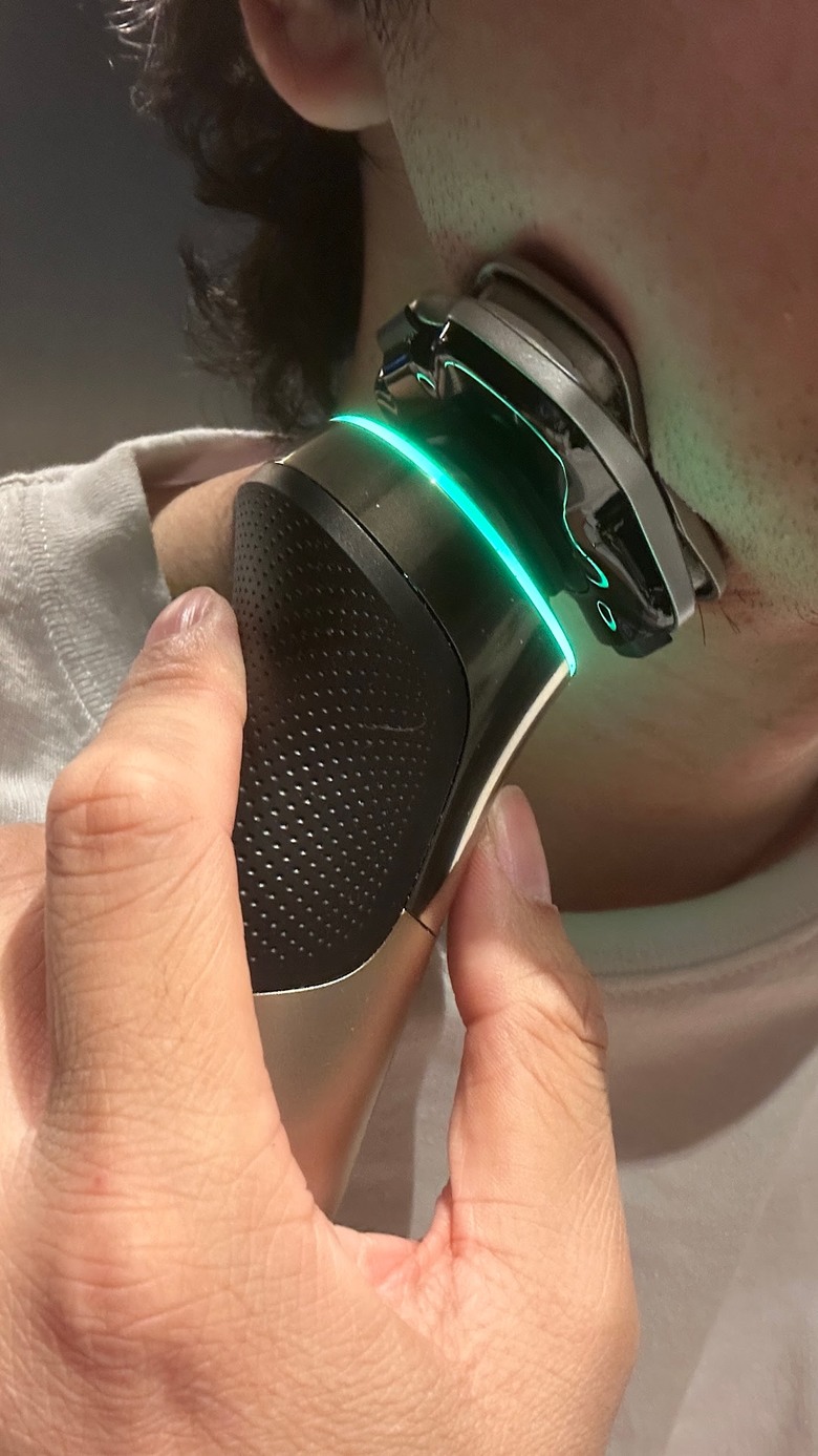 （開箱）PHILIPS XP9000系列旗艦電鬍刀的個人心得（文長）