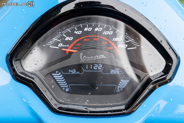 Vespa GTS 300 Super Sport 從容穿梭 自在馳騁｜老偉士的靈魂、新世代的進化！