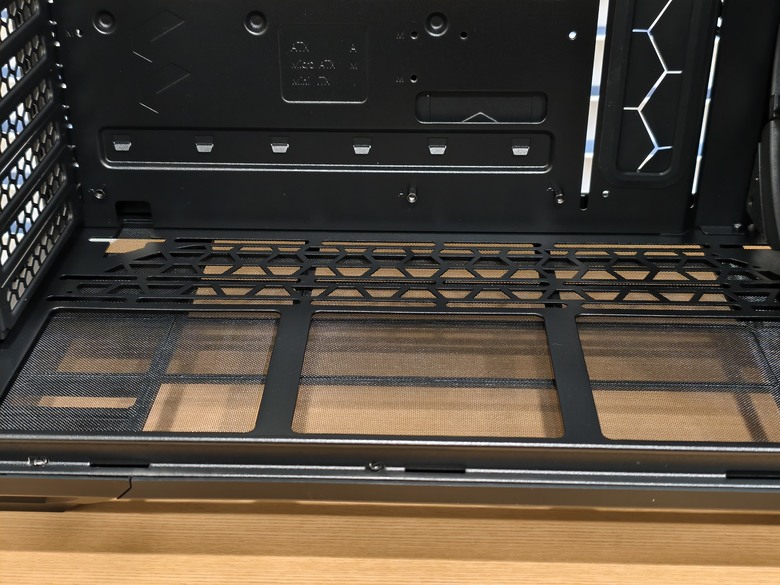 (舊殼開箱) 主打高風量的散熱布局，Fractal Design Torrent Compact & Nano開箱試用