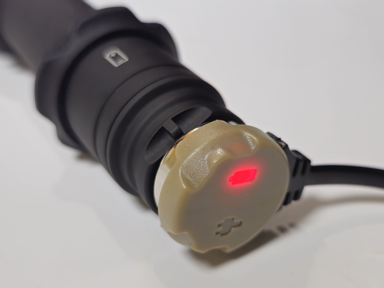 點我看大圖 加拿大 Armytek Viking Pro Max 戰術泛光手電筒開箱【2025最新版本】