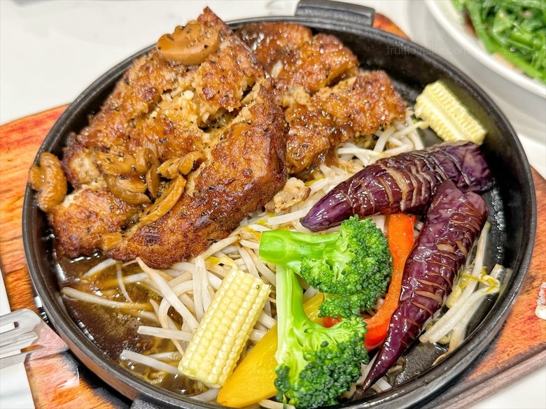 素食新境界！創意熱炒Ｘ精緻裝潢，味蕾與心靈的雙重饗宴