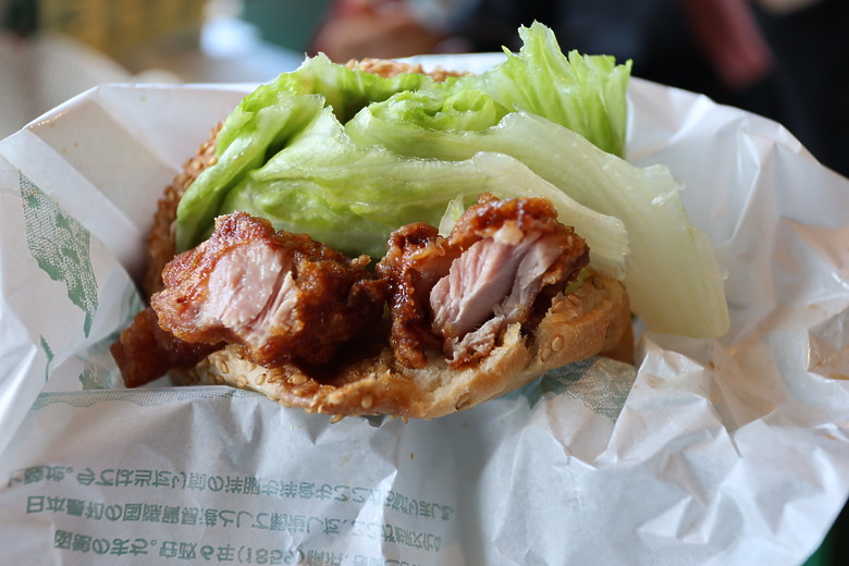 點我看大圖 夏日北海道自由行-函館篇(五稜郭/旬花/大黑屋/函館朝市/金森紅磚倉庫/小丑漢堡/八幡坂/元町/根室花丸/函館山)