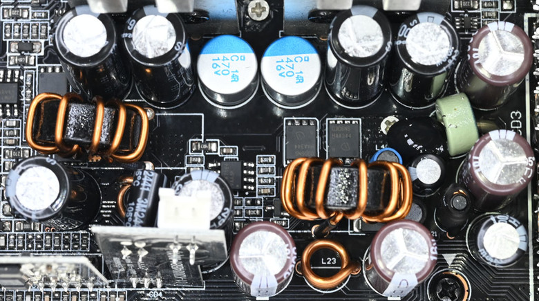 ENERMAX 保銳科技Revolution III 850W ATX 3.1金牌全模組電源開箱