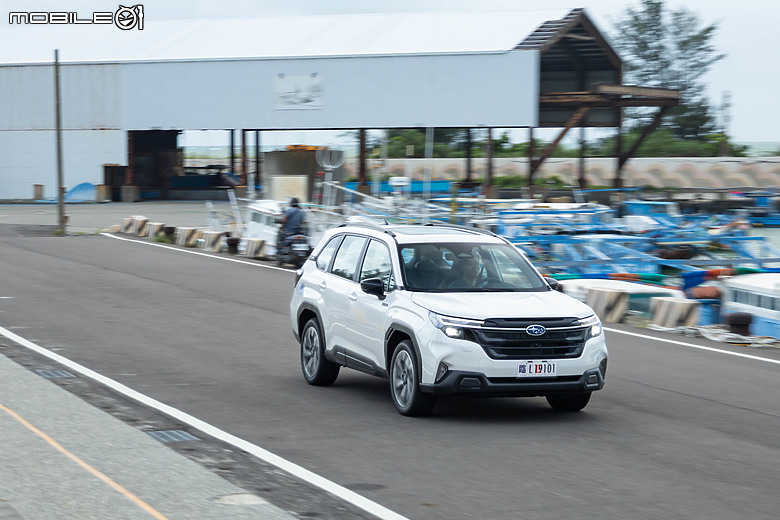 Subaru Forester Hybrid 大改款試駕|全新油電動力更省油,但四驅性能一樣出色!