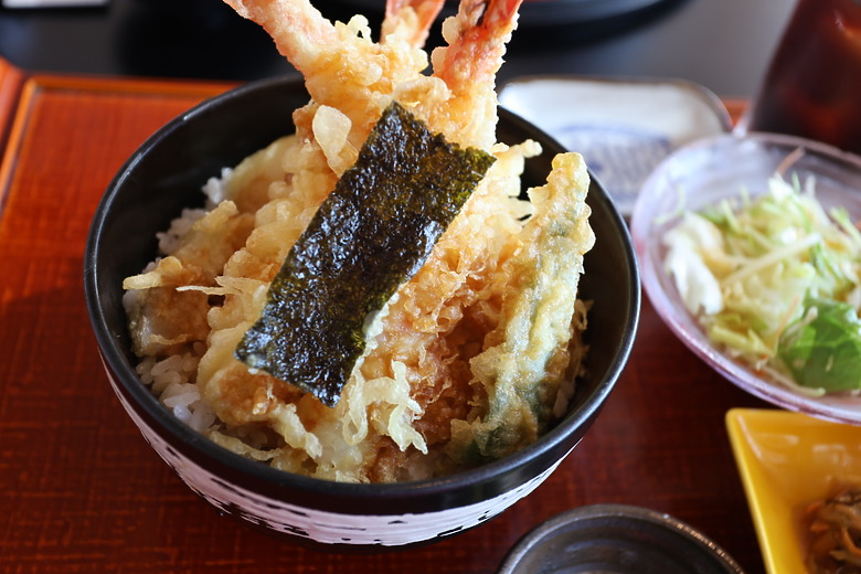 點我看大圖 夏日北海道自由行-函館篇(五稜郭/旬花/大黑屋/函館朝市/金森紅磚倉庫/小丑漢堡/八幡坂/元町/根室花丸/函館山)