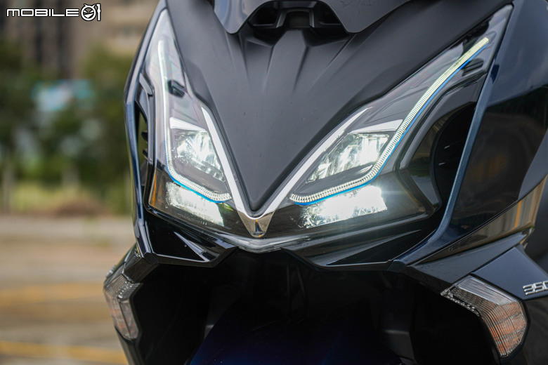 KYMCO DOWNTOWN GT350 試乘｜超乎預期的運動性、全方位黃牌大羊！