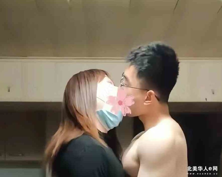 中國經濟不行了，南京“红姐”事件：60岁男子男扮女装，吸引1600多男人上门求爱