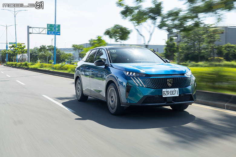 Peugeot 3008 大改款試駕｜降價更超值，以全新油電動力強勢挑戰中型休旅市場！