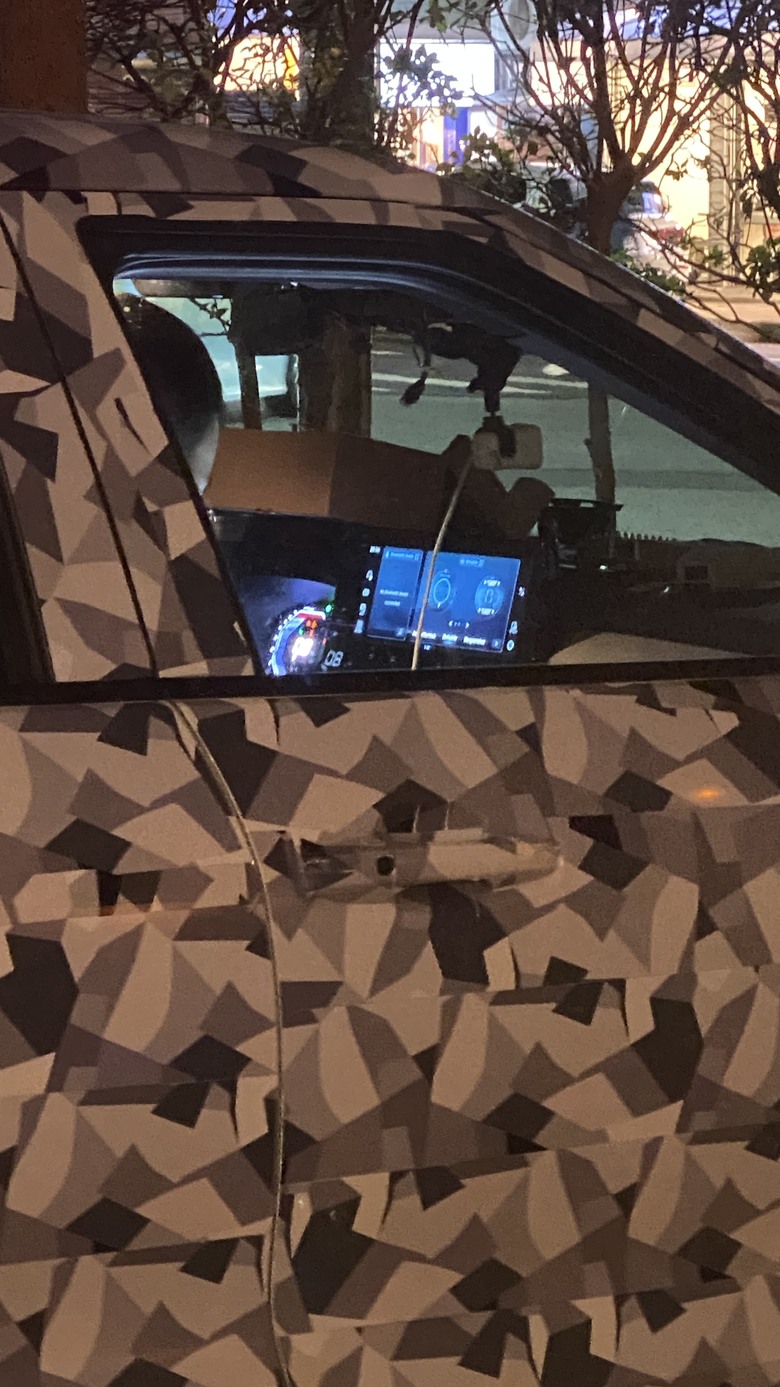 發現偽裝車