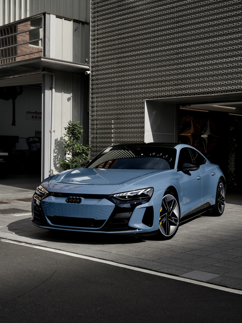交車照片分享｜e-tron GT quattro Black Edition｜金屬蒼鷹灰 Kemora Gray 8R