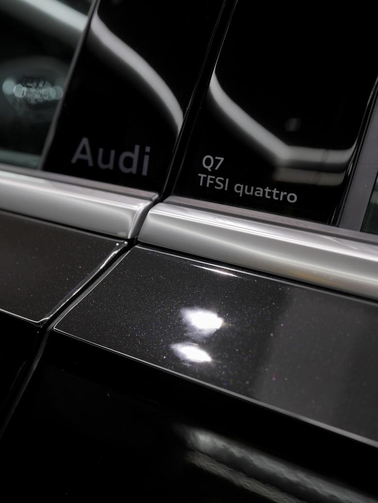 交車照片分享｜Q7 45 TFSI quattro｜金屬神迷黑 Mythos Black 0E