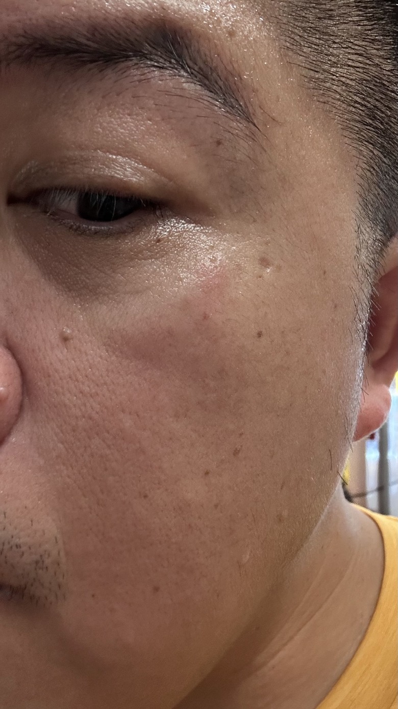 試戴TH 安全帽卻被劃傷臉
