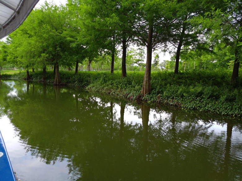 點我看大圖 【遊記】在花蓮只要跟「星巴克」有關,就會成為「熱門景點」,A2 水岸 - 大漠國渡