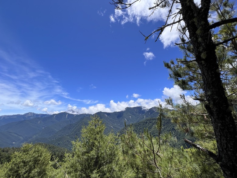 登鈴鳴閂山 ,被颱風追趕