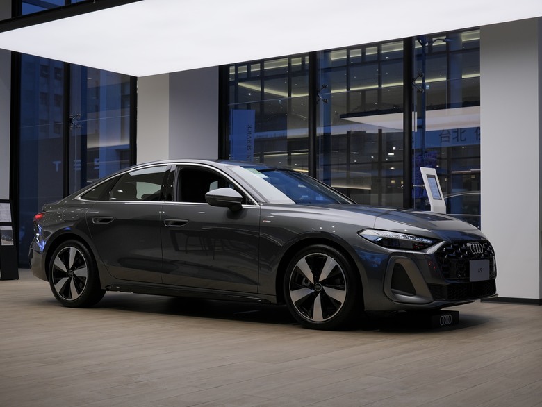 實車分享|Audi A5 TFSI S line|珍珠鋼鐵灰 Daytona Grey 6Y