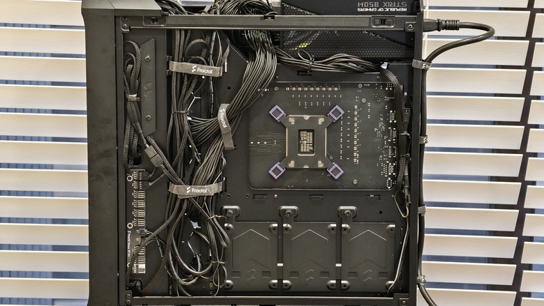 (舊殼開箱) 主打高風量的散熱布局，Fractal Design Torrent Compact & Nano開箱試用
