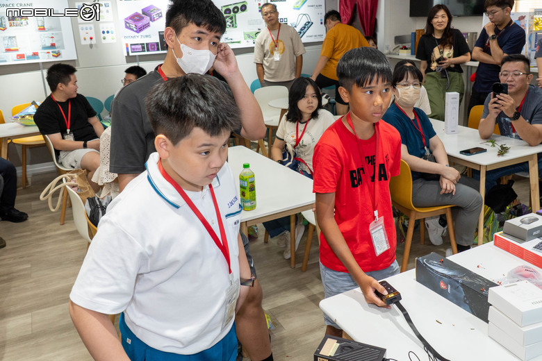 【活動體驗】Mobile01 x 微星 EZ DIY PC 組裝體驗會 體驗 DIY 組裝樂趣／液態氮超頻 還有專業小姐姐指導