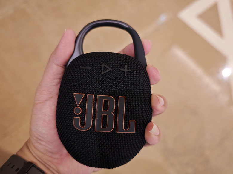 JBL Clip 5 IP67防水防塵藍牙音箱 - 跑來關島開箱分享