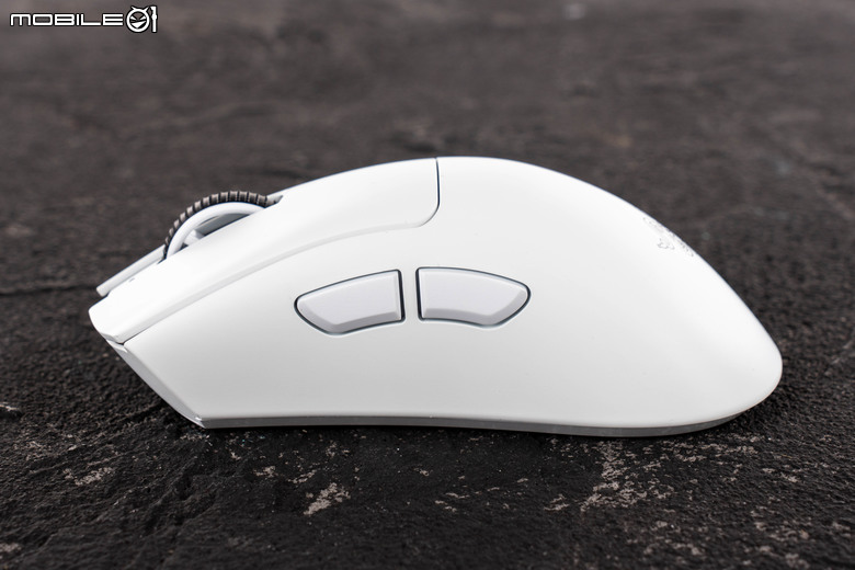 Razer DeathAdder V4 Pro 開箱試用 頂尖電競滑鼠性能再創顛峰之作