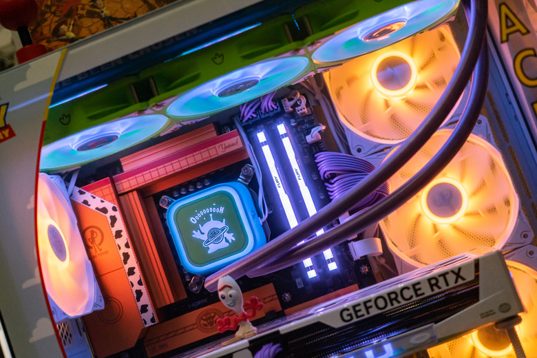 [開箱] MSI微星 TOY STORY 玩具總動員30周年紀念主機