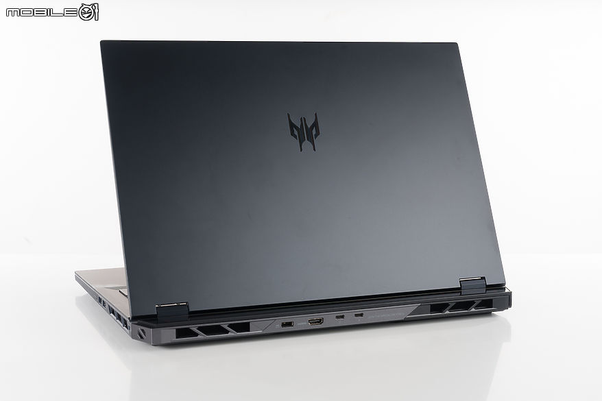 Acer Predator Helios 18 AI 測試報告|旗艦掠奪者滿血回歸