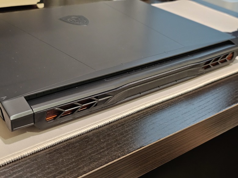 初嚐滿血5060威力~MSI Katana 15 HX