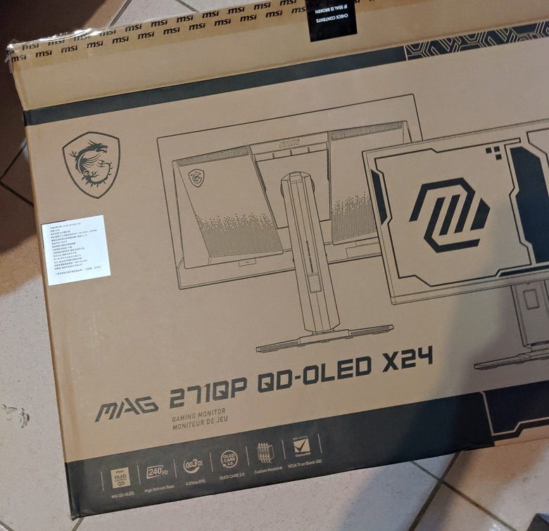 終究還是上了27吋 OLED