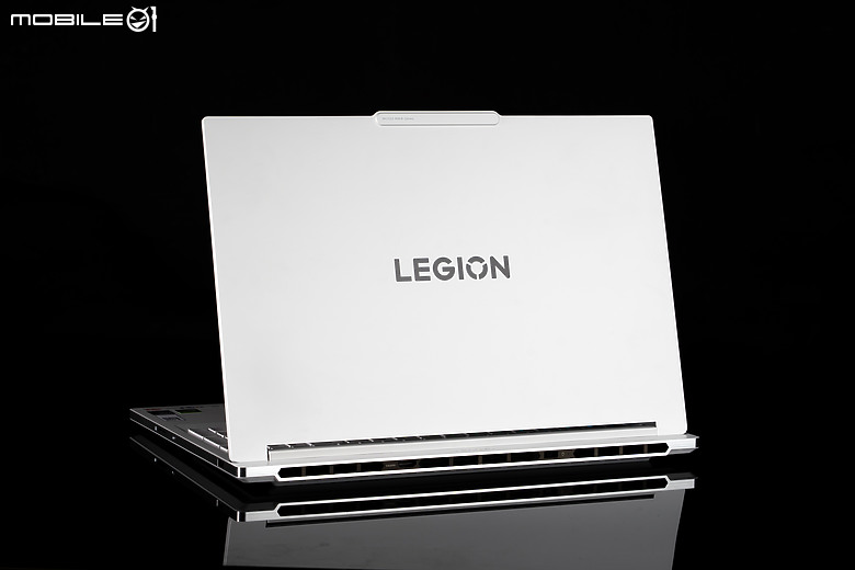 Lenovo Legion 7i (Gen10) 電競筆電｜白色外表藏不住強大戰力！