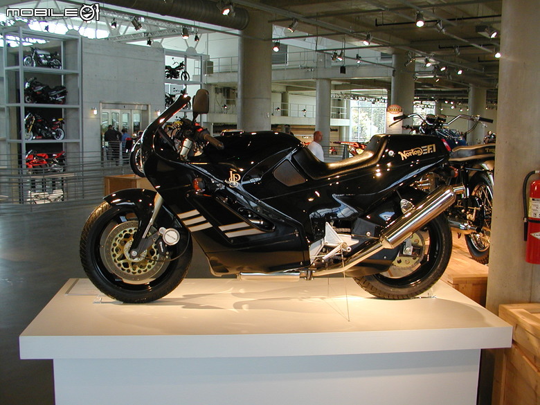 TVS Norton新車款測試車終於亮相！外觀設計夢迴2007年？！