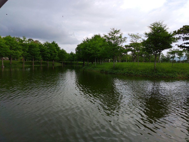 點我看大圖 【遊記】在花蓮只要跟「星巴克」有關,就會成為「熱門景點」,A2 水岸 - 大漠國渡