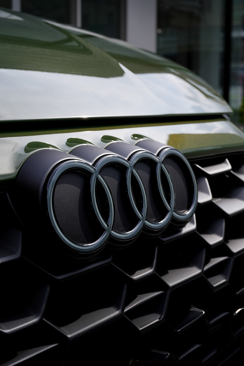 交車照片分享｜A3 Sportback 35 TFSI advanced｜金屬軍裝綠 District Green M4