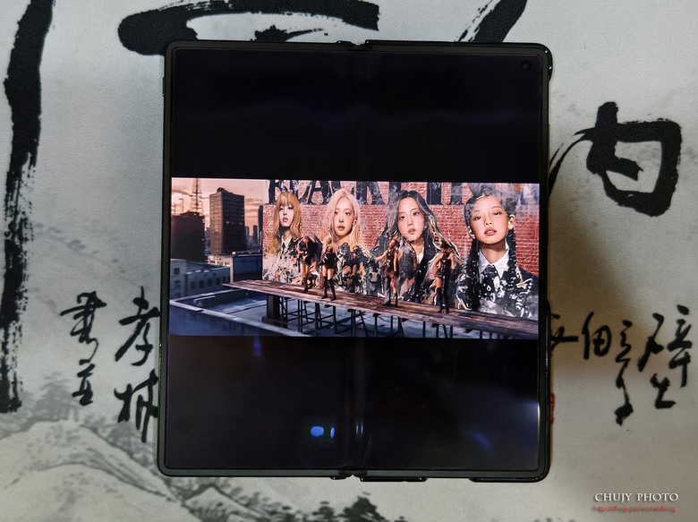 (chujy) vivo X Fold5 開箱體驗:輕薄大螢幕摺疊旗艦的全方位進化