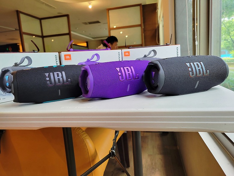 << 你有多"9"沒聽好聲音了? >> JBL Charge 6 藍芽喇叭體驗分享