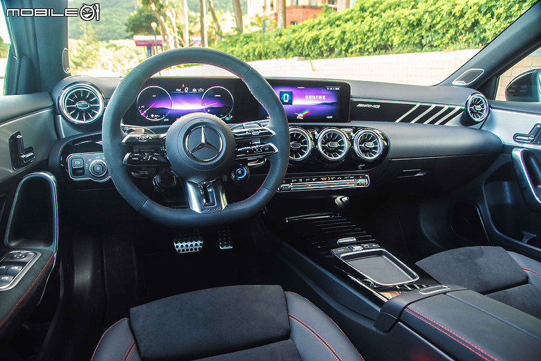 Mercedes-Benz GLA 200 / Mercedes-AMG A 35 4MATIC 摘星版試駕|圓一個夢,一個近在咫尺的夢!