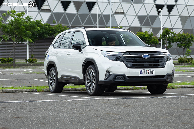 Subaru Forester Hybrid 大改款試駕|全新油電動力更省油,但四驅性能一樣出色!