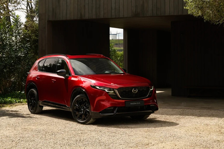 Mazda第三代CX-5終於現身！油電動力、無實體按鍵數位介面上身！