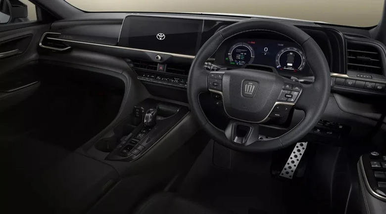 新年式 Toyota Crown Sport 價格更低了 還新增70週年紀念版!