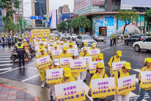 法輪功反迫害大遊行 台灣立委及民眾聲援